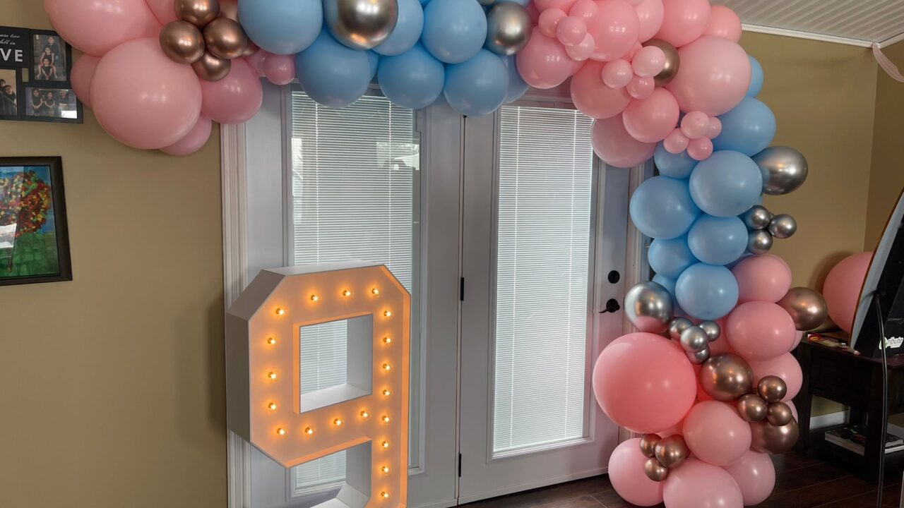 Balloon Delivery New Tecumseth | Balloon Decor New Tecumseth | Balloon ...